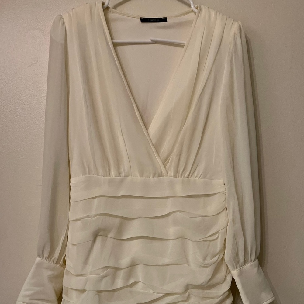 Dress very good condition, used only 1 time, clean, white, size M, short dress